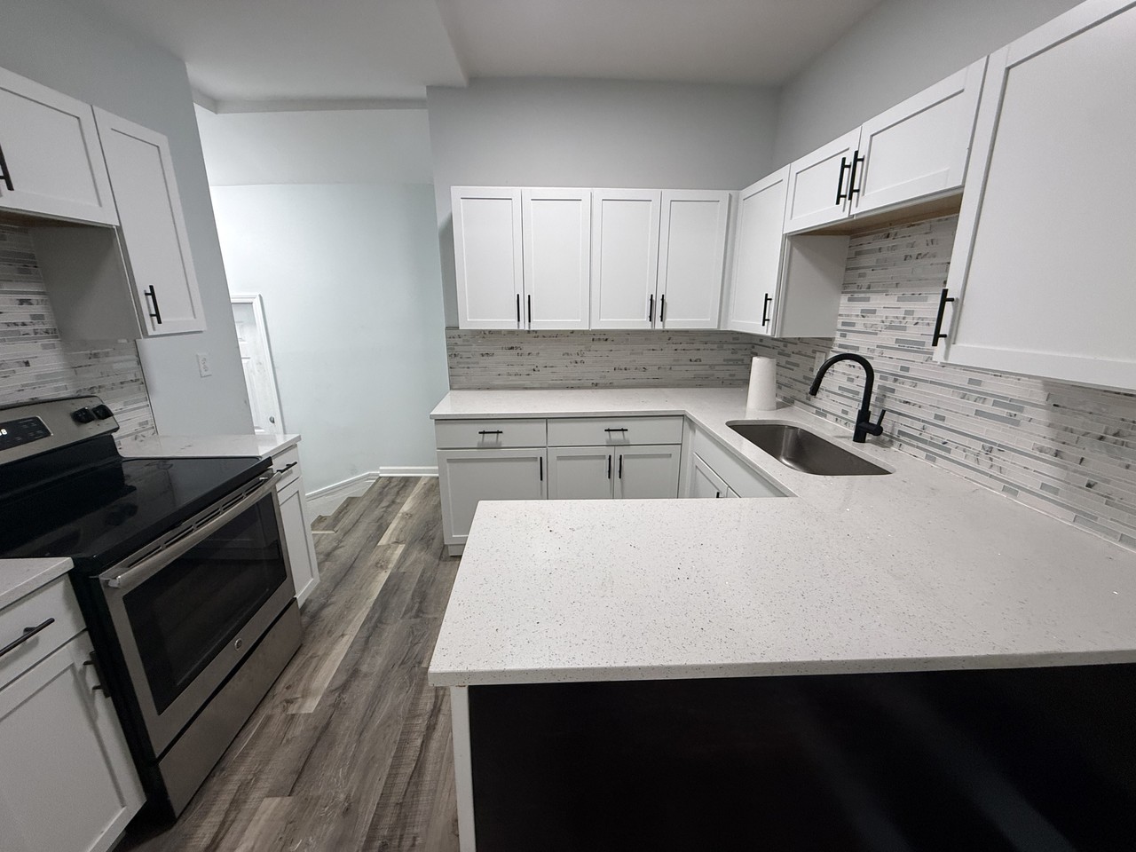 806 W Virginia Ave #1 - Photo 5 of 13