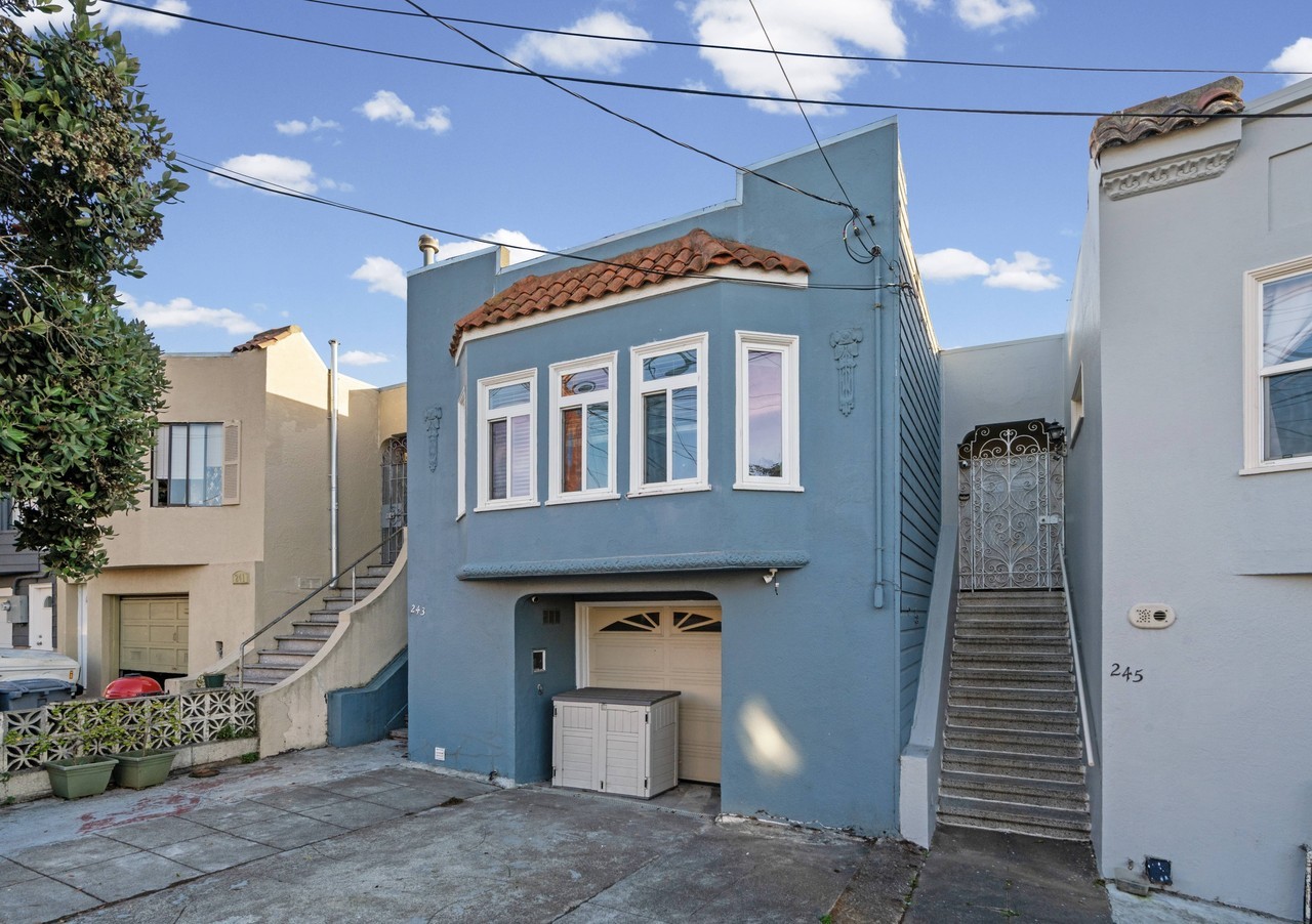 243 Farallones St - Photo 2 of 38