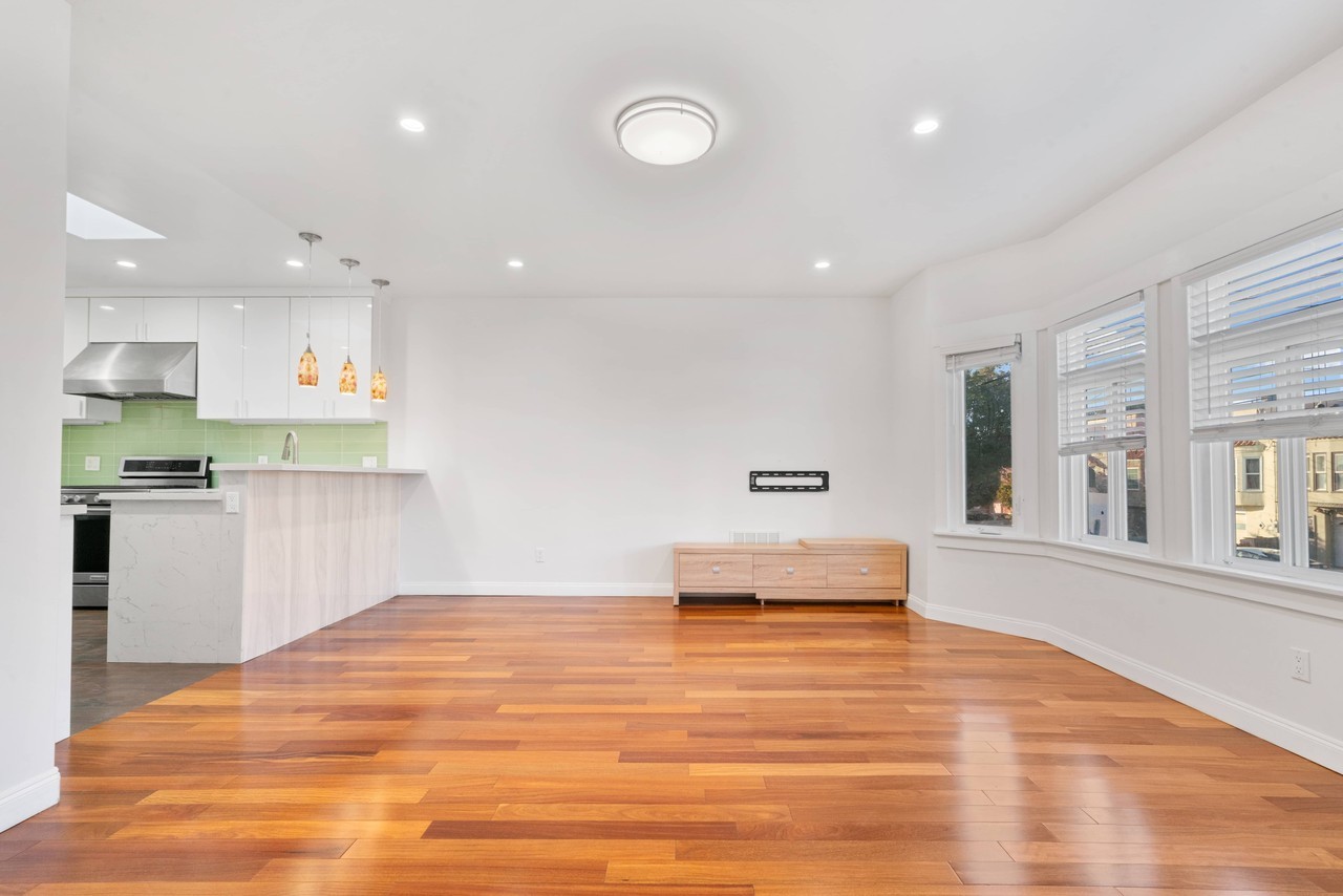 243 Farallones St - Photo 6 of 38