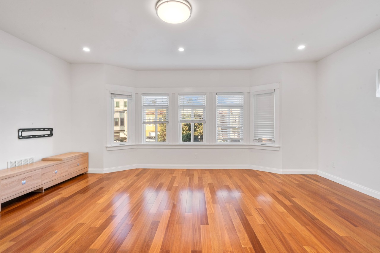 243 Farallones St - Photo 7 of 38