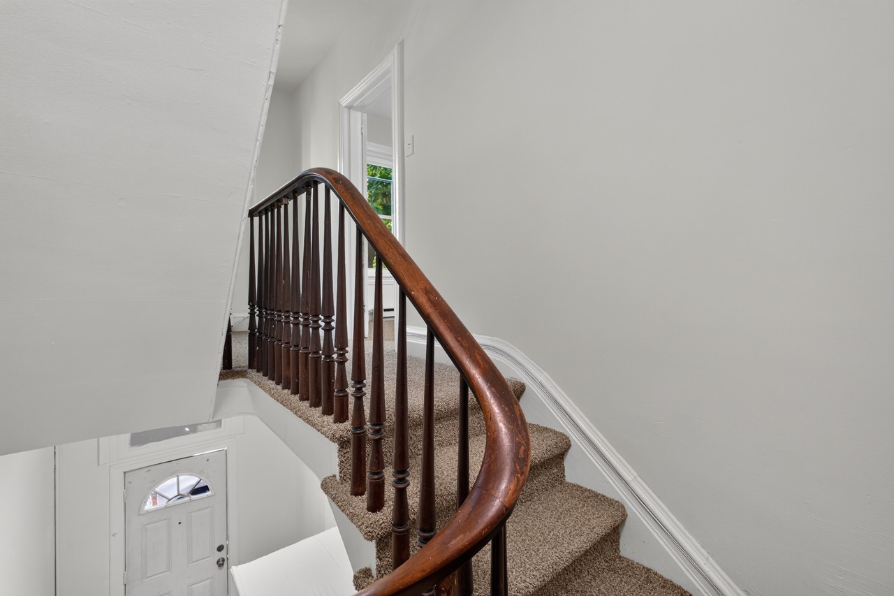 114 Walnut St 1st Fl #2 - Photo 2 of 35