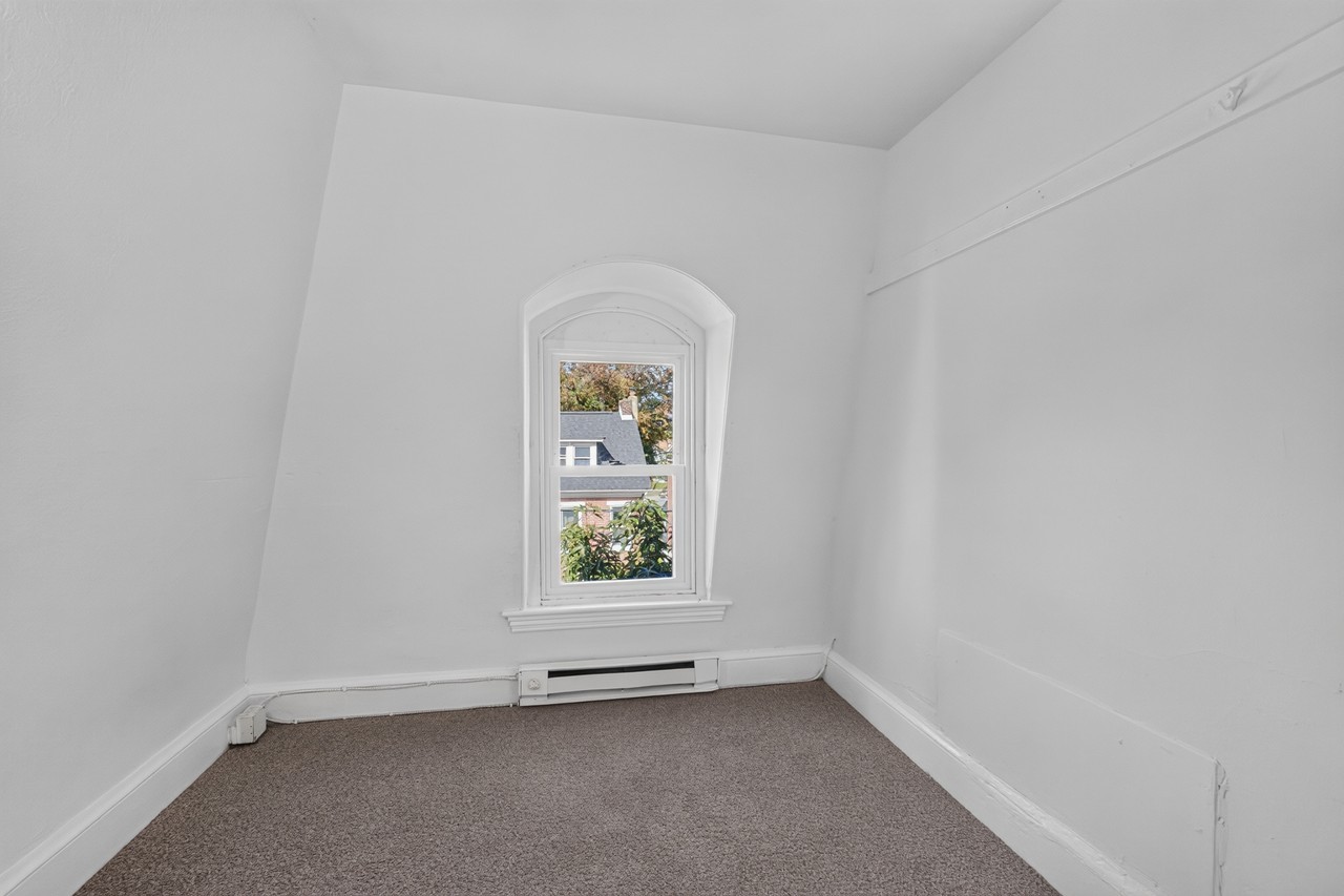 114 Walnut St 1st Fl #2 - Photo 6 of 35