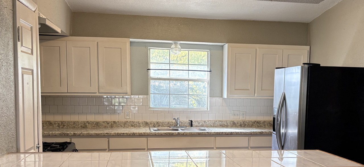638 E 52nd St N #1 - Photo 3 of 17