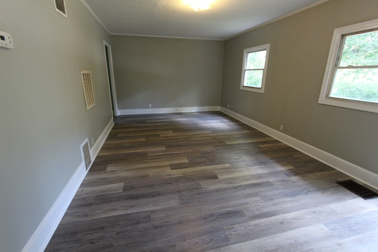 725 Lucas St #725 - Photo 4 of 10