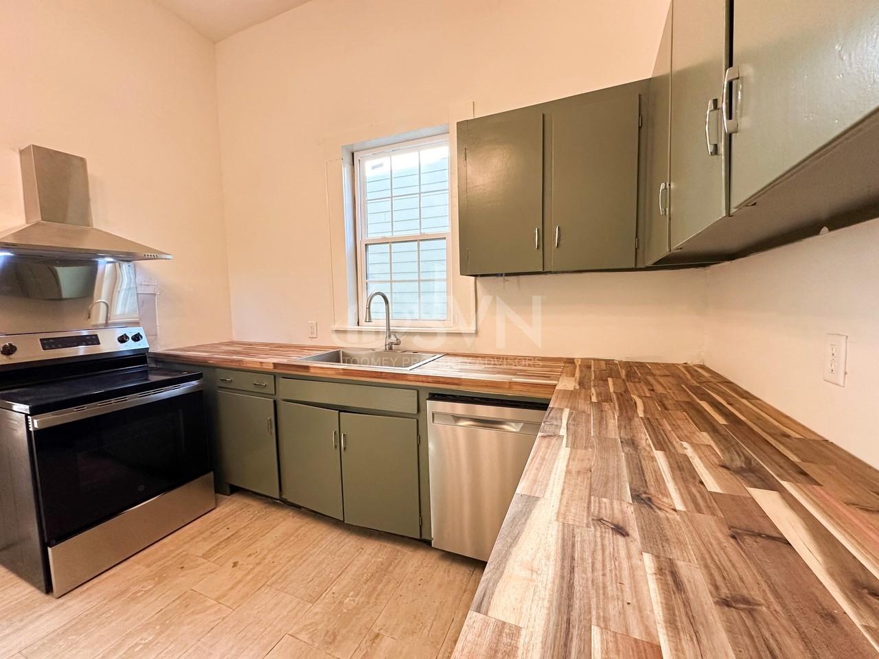 953 Selma St - Photo 2 of 13