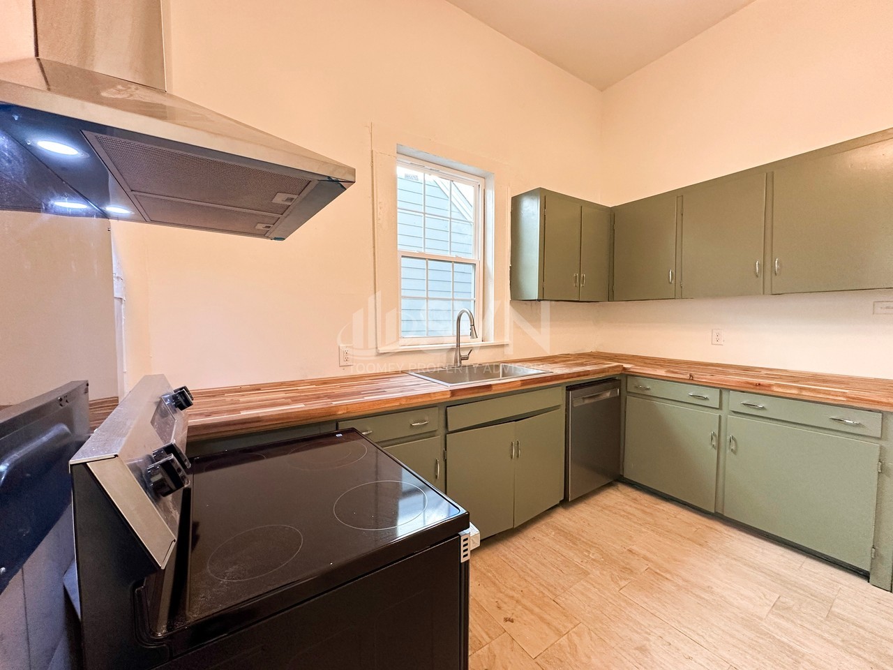 953 Selma St - Photo 3 of 13