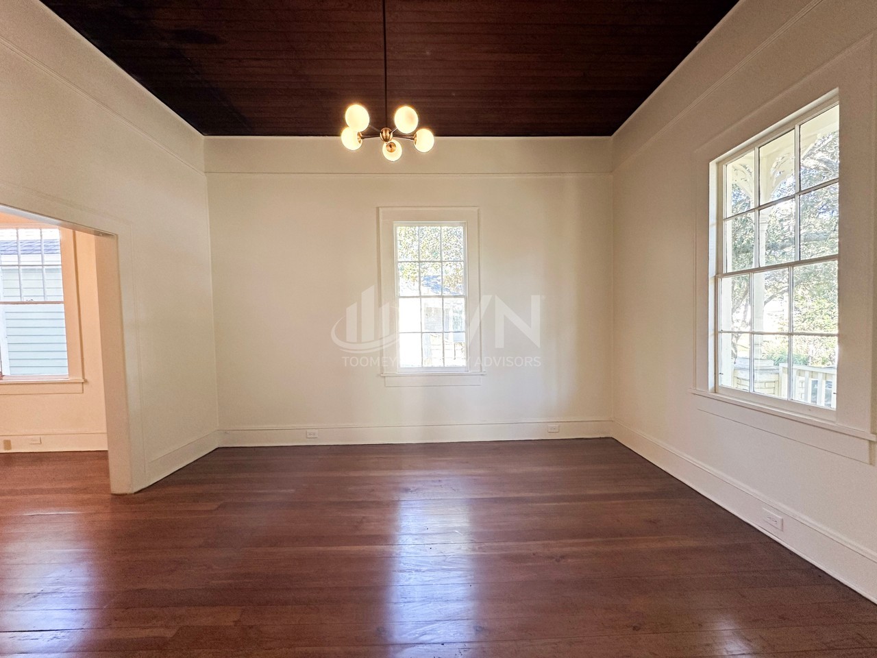 953 Selma St - Photo 5 of 13