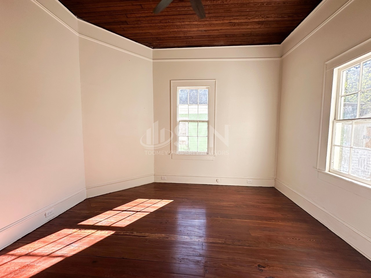 953 Selma St - Photo 7 of 13