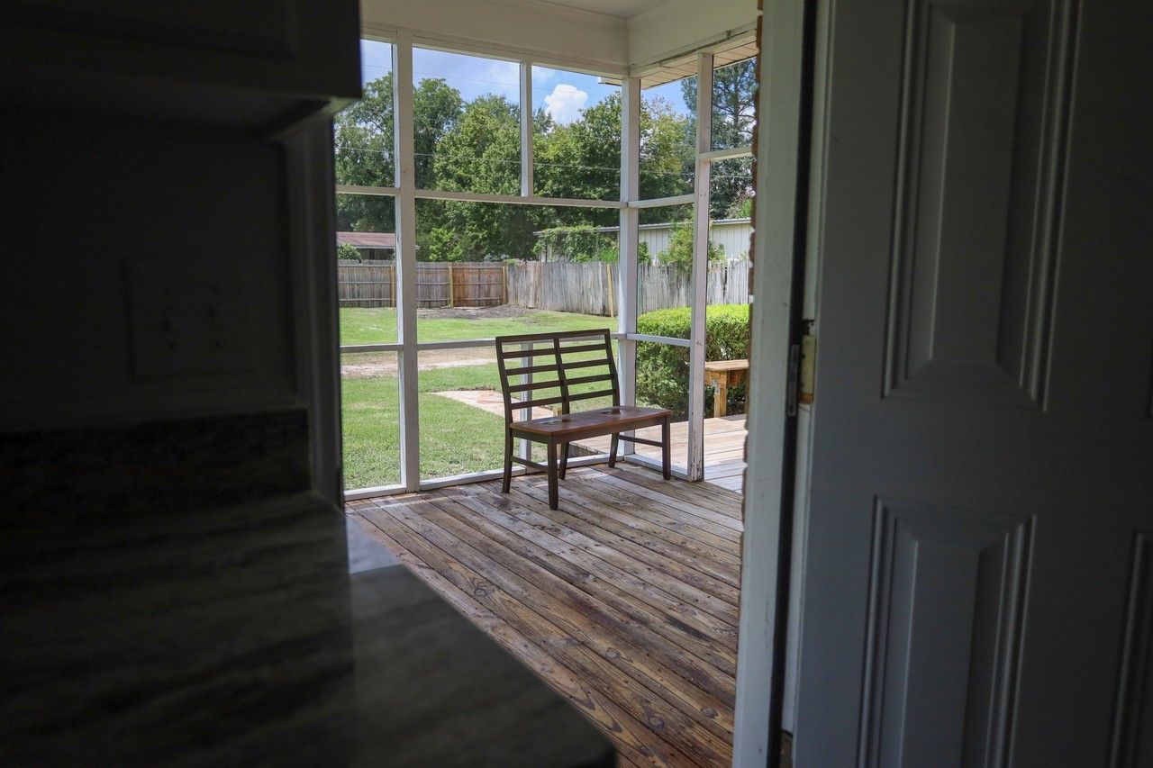1808 W Higgins St #1 - Photo 3 of 10