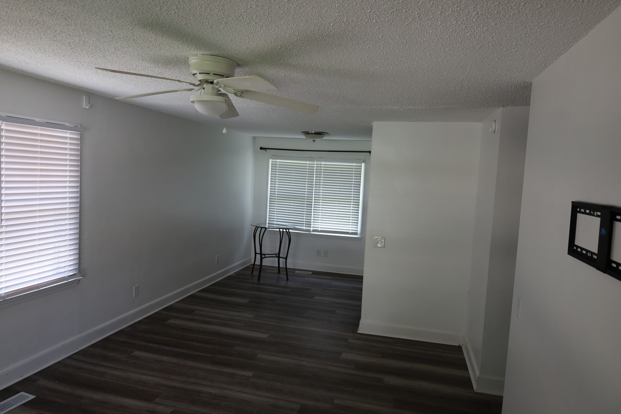 1808 W Higgins St #1 - Photo 4 of 10