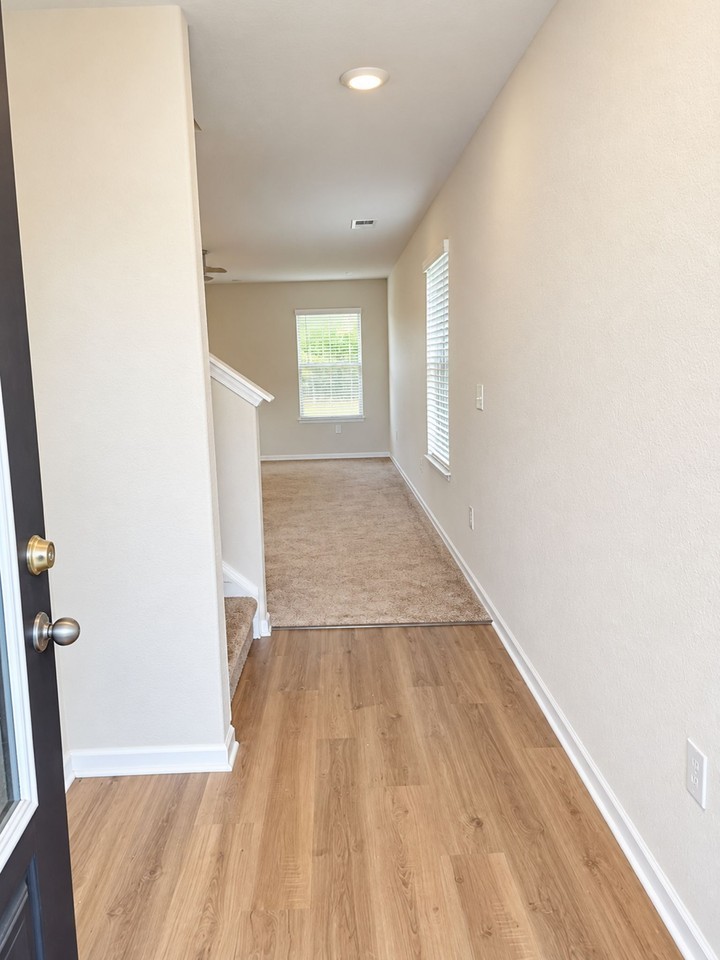 533 Hawley St #1 - Photo 3 of 20