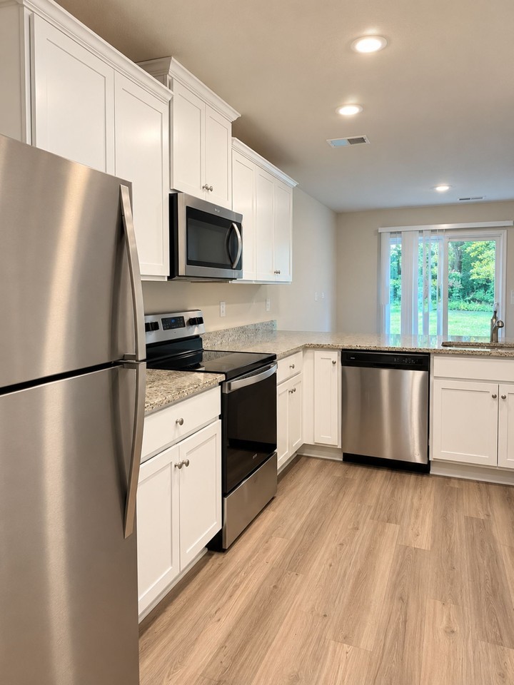 533 Hawley St #1 - Photo 5 of 20