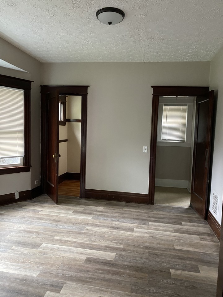348 Clay Ave #348 - Photo 3 of 32
