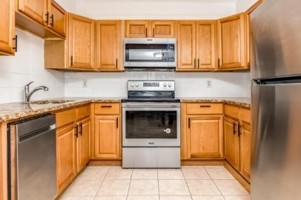 featured image of 1015 Lincoln StreetUnit - E2
