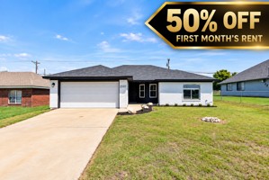featured image of 2703 Fieldstone Dr #1