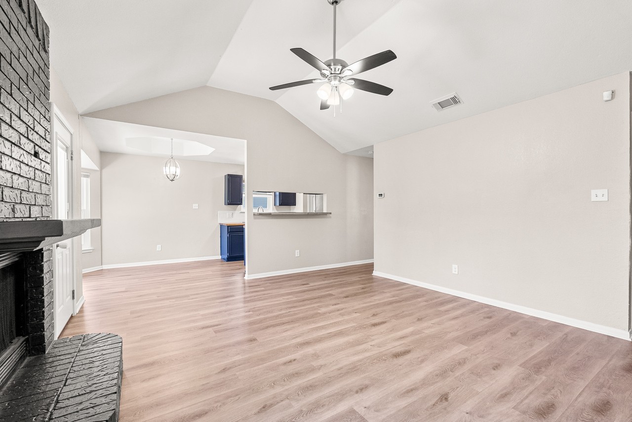 2703 Fieldstone Dr #1 - Photo 4 of 15