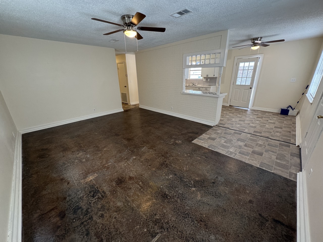 106 Joy Dr #1 - Photo 4 of 18