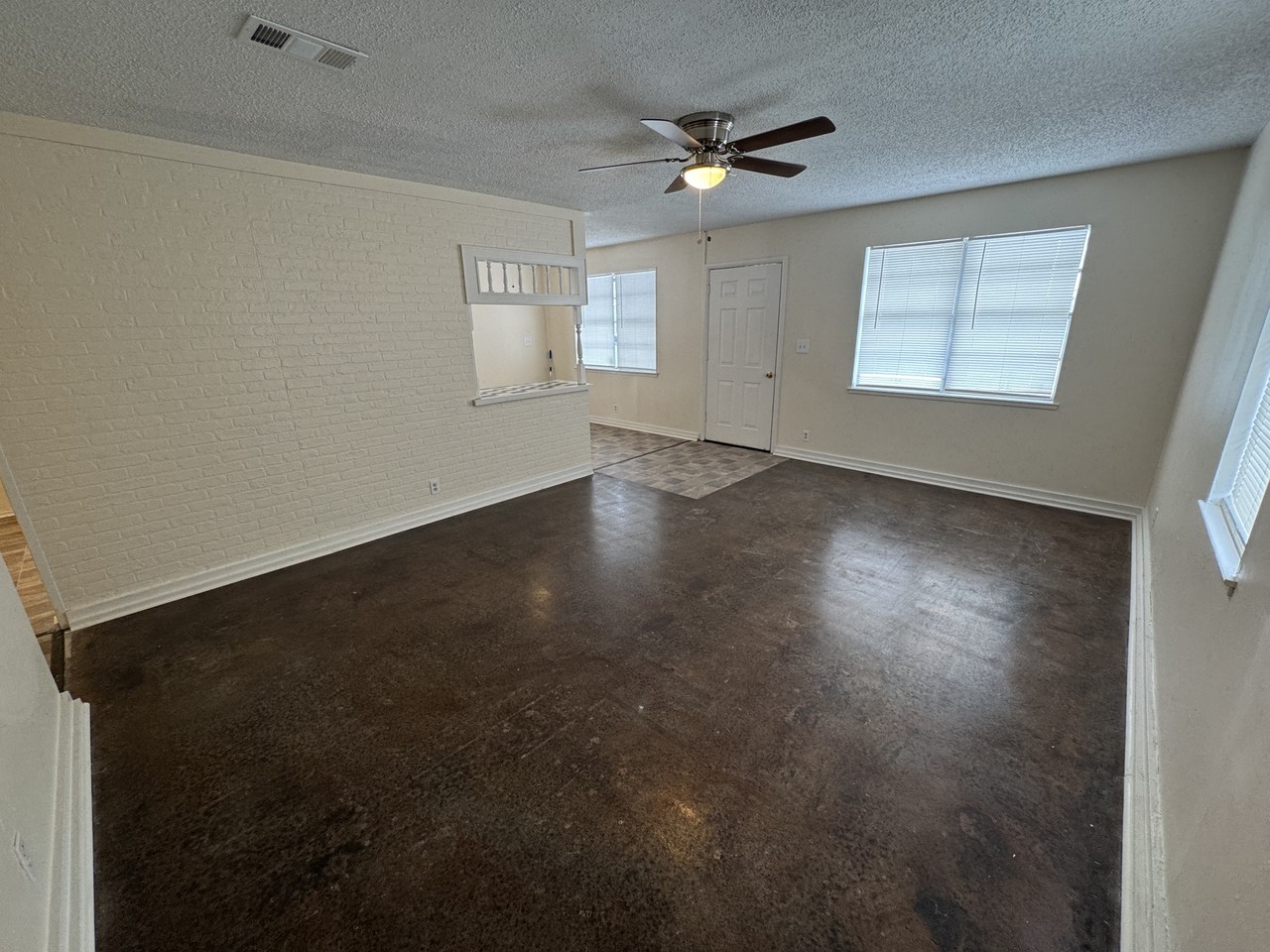 106 Joy Dr #1 - Photo 5 of 18