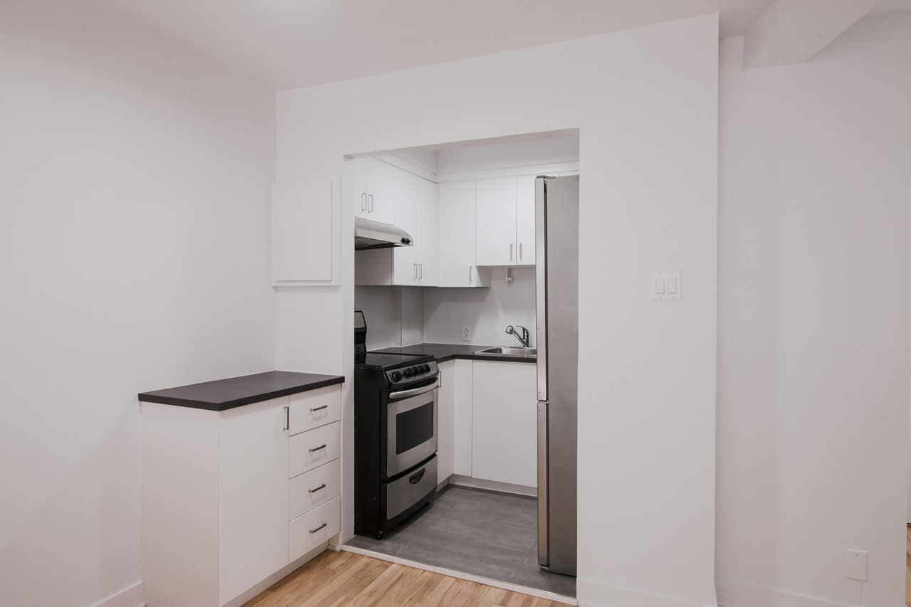4570-4590 Queen Mary - Photo 2 of 50