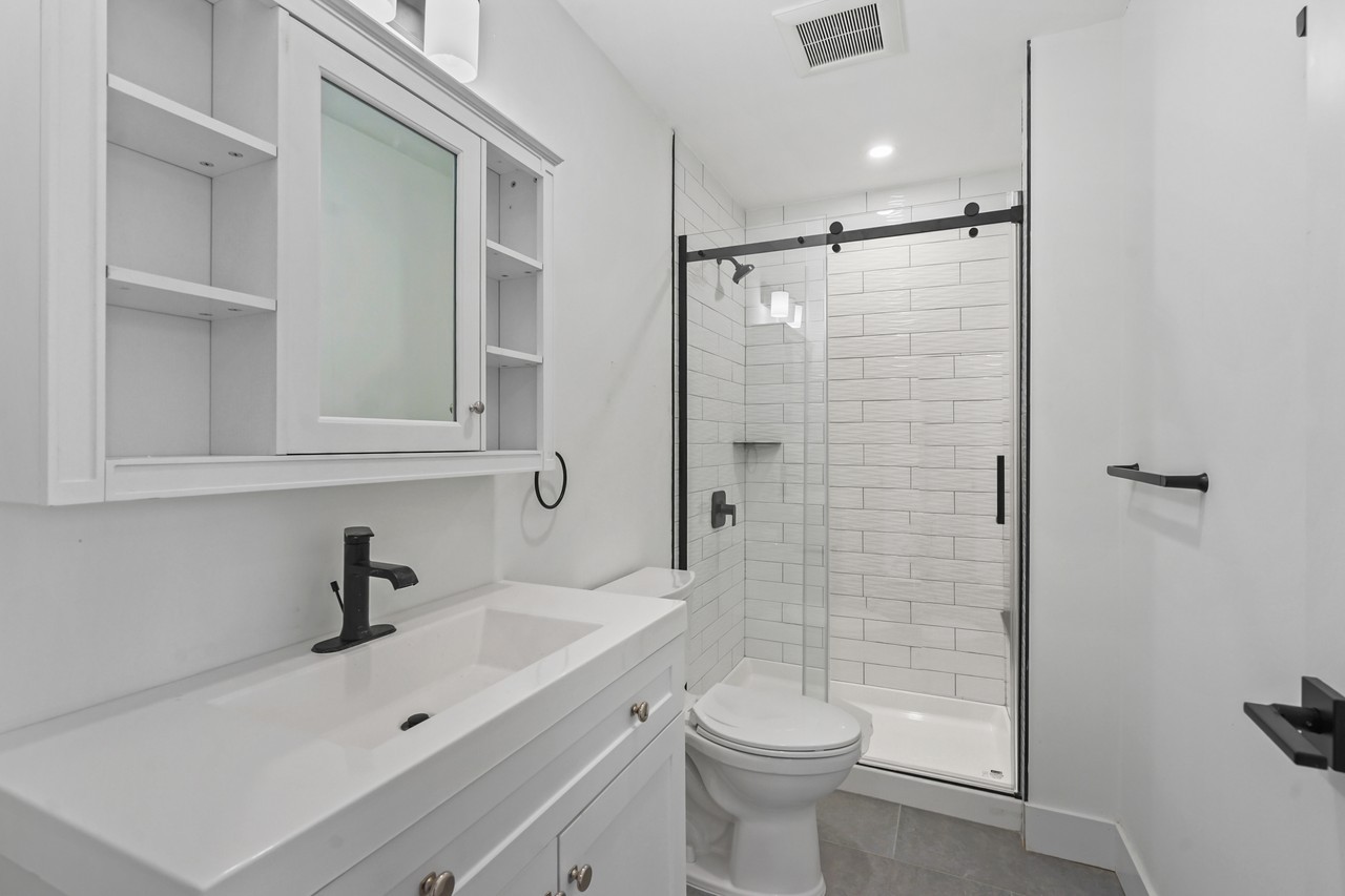 24 Broad Street - 1Apartment 1 #1 - Photo 4 of 11