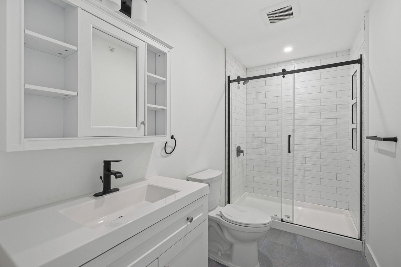 24 Broad Street - 2Apartment 1 #2 - Photo 5 of 12