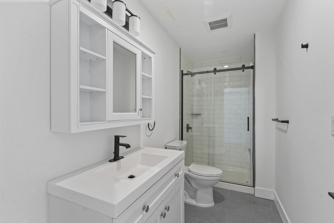 24 Broad Street - 3Apartment 1 #3 - Photo 3 of 11