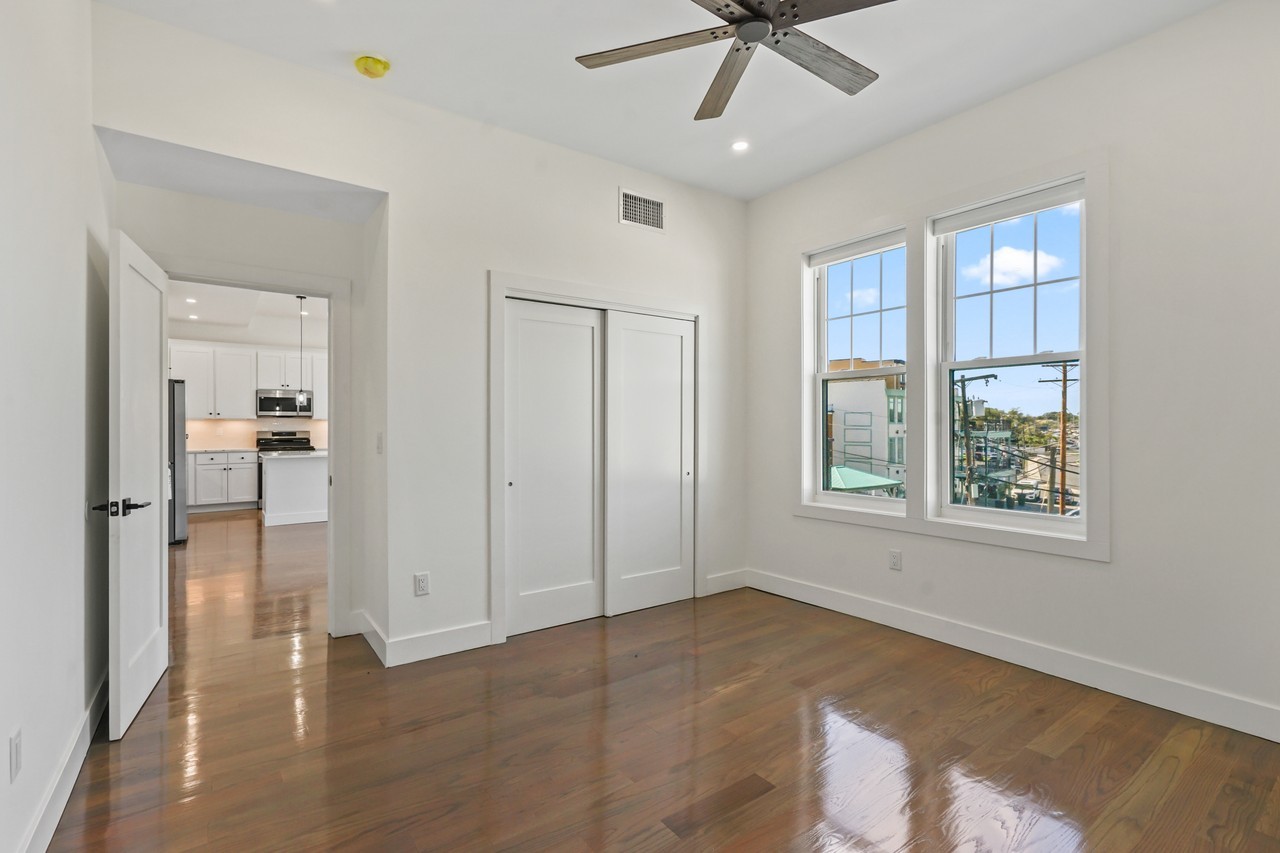 24 Broad Street - 3Apartment 1 #3 - Photo 4 of 11