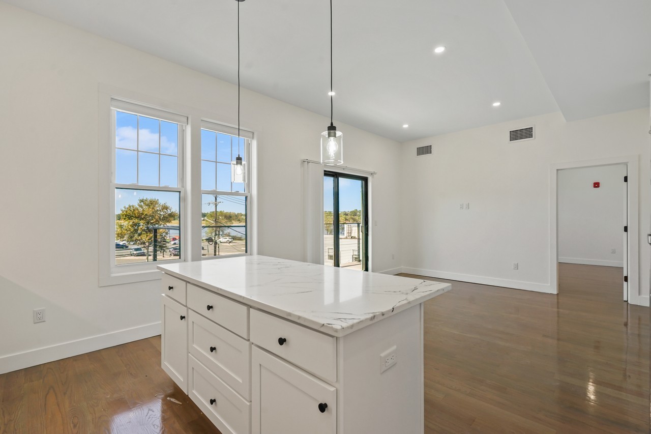 24 Broad Street - 3Apartment 1 #3 - Photo 6 of 11