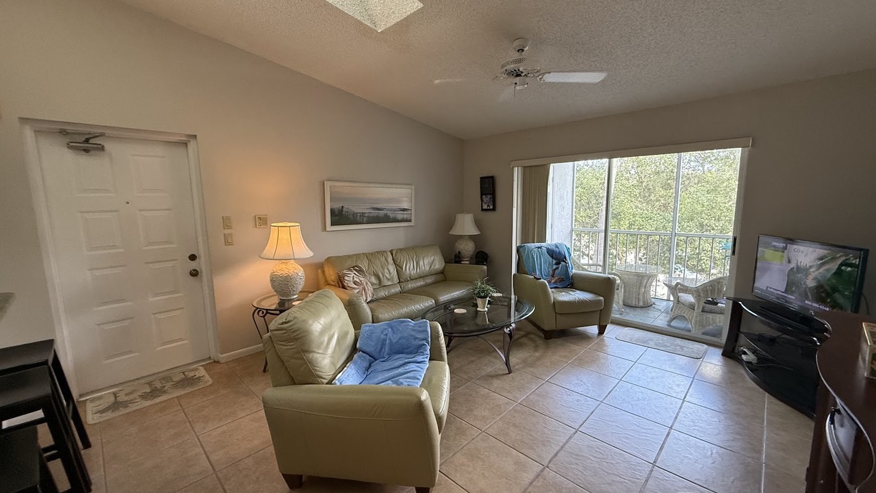 2510 Se Anchorage Cv #A3 - Photo 3 of 28