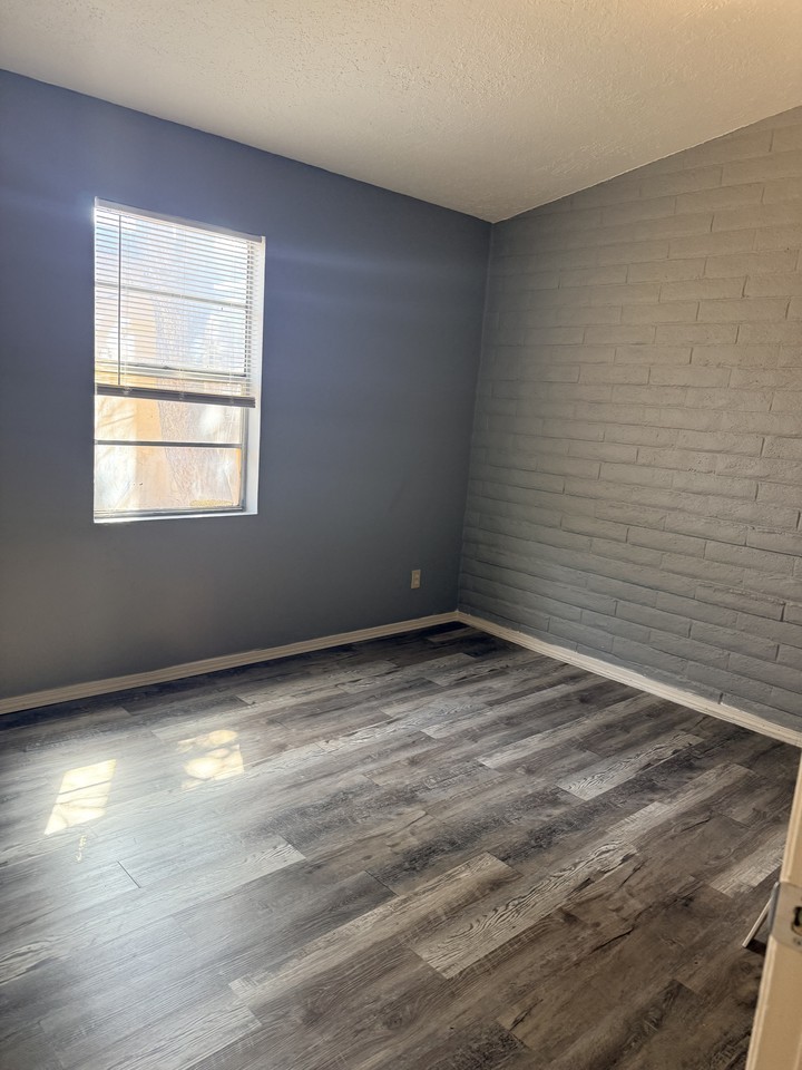 8017 Marquette Ave Ne #C - Photo 5 of 5