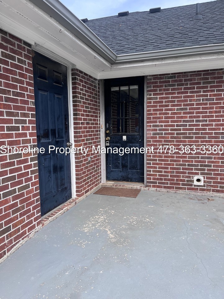 1861 N Ridge Dr #B - Photo 2 of 10