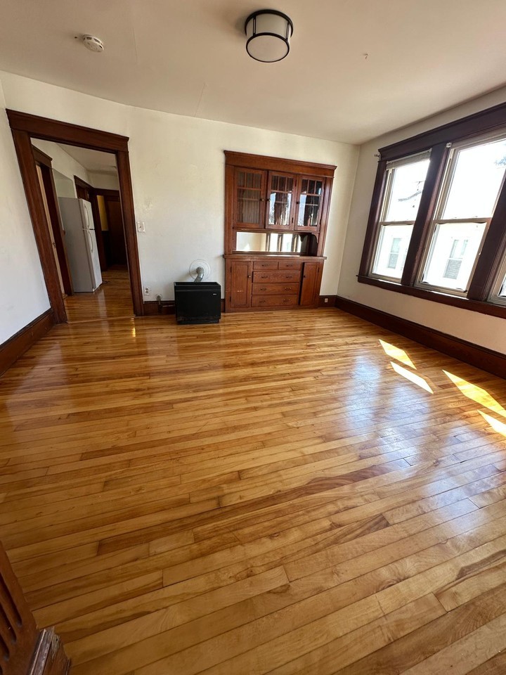 72 Fairfax Rd #3 - Photo 3 of 9