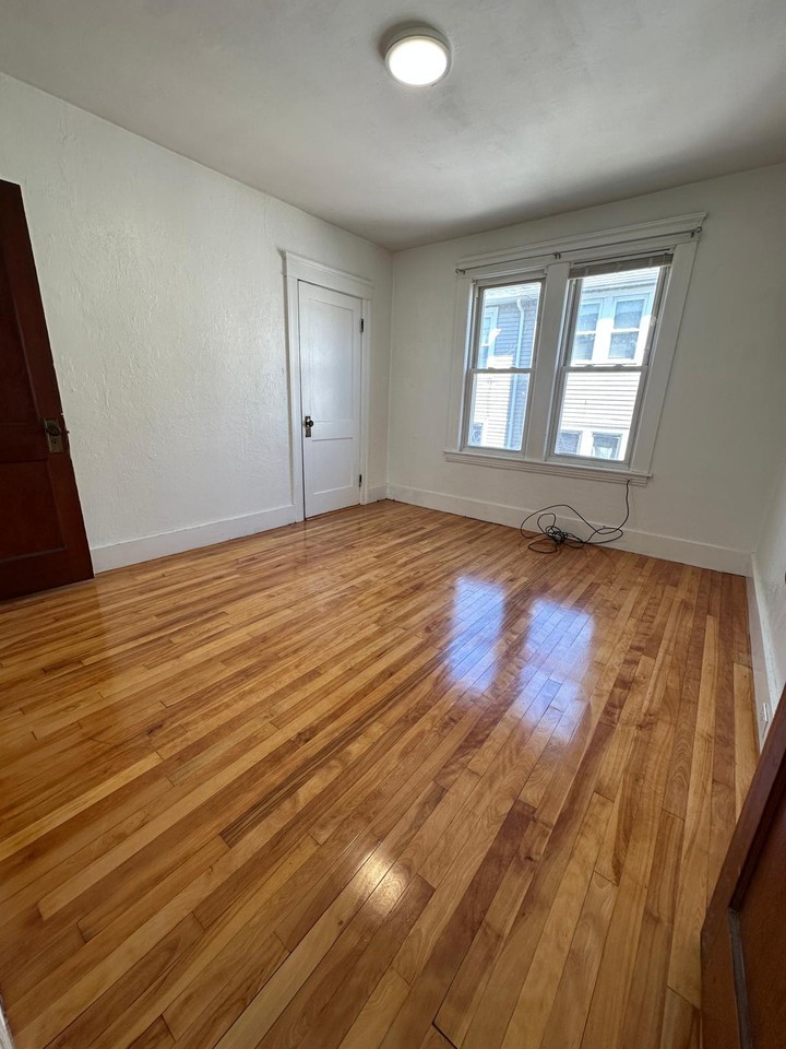 72 Fairfax Rd #3 - Photo 5 of 9