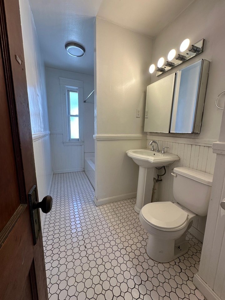 72 Fairfax Rd #3 - Photo 6 of 9