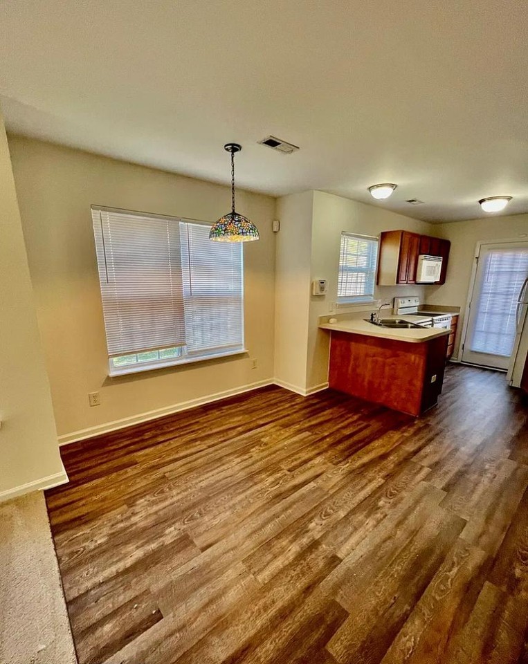 1736 Westpointe Dr - Photo 5 of 11