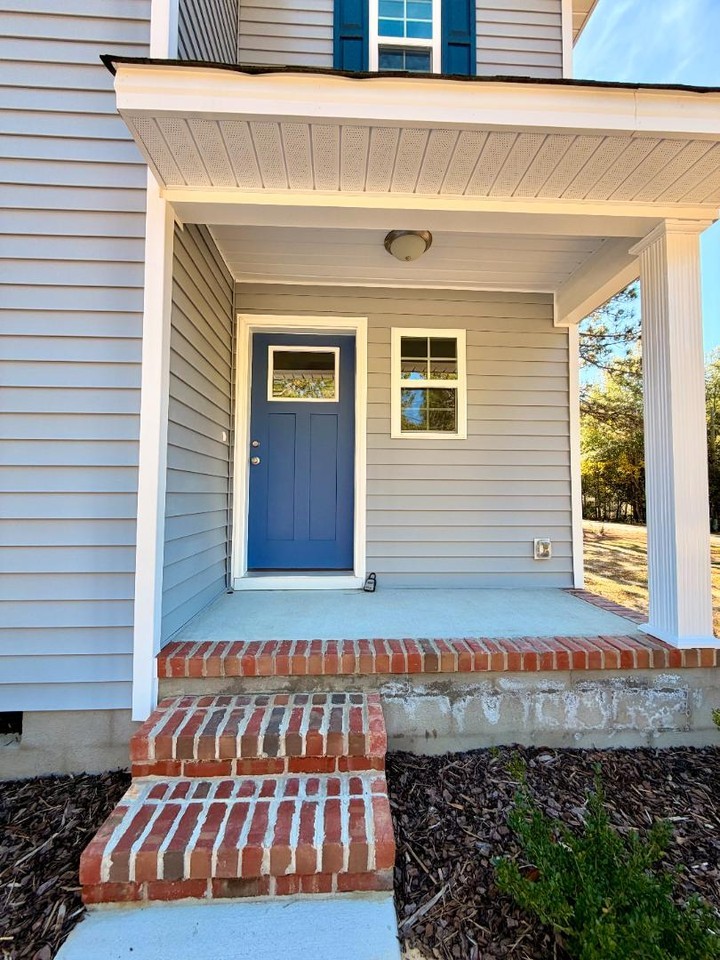 595 S Glover St - Photo 6 of 20