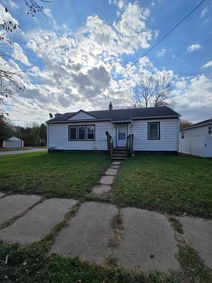 232 Gable St - Photo 2 of 20