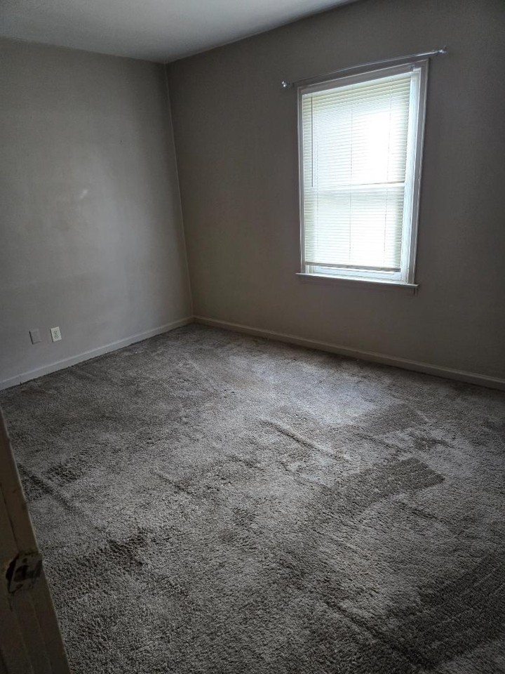 232 Gable St - Photo 6 of 20