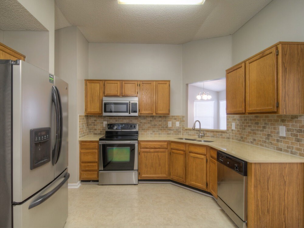 12356 Sondra Cove Trl N - Photo 5 of 15