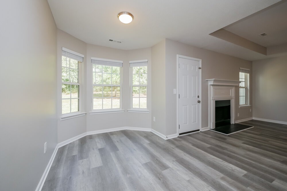 102 Mineral Springs Ln - Photo 7 of 16
