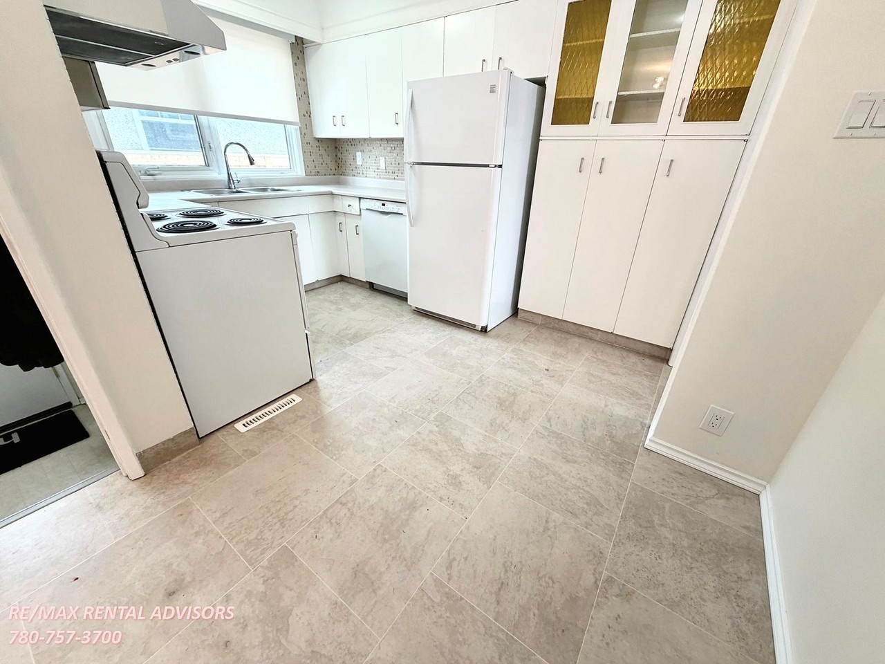 8131 158 St Nw - Photo 6 of 28