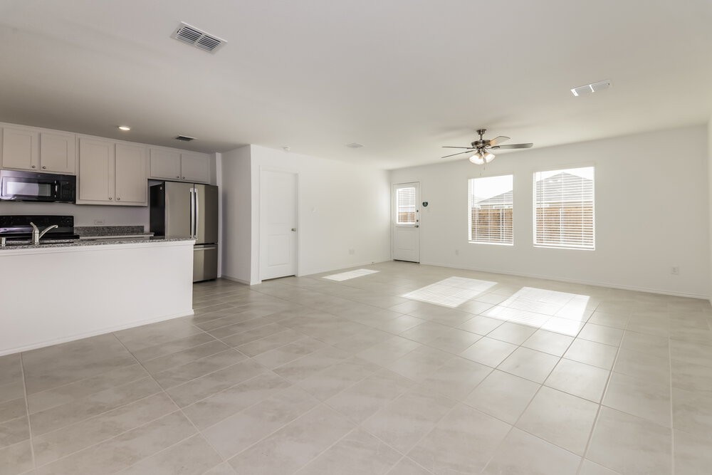 315 Deerbrook St - Photo 5 of 16