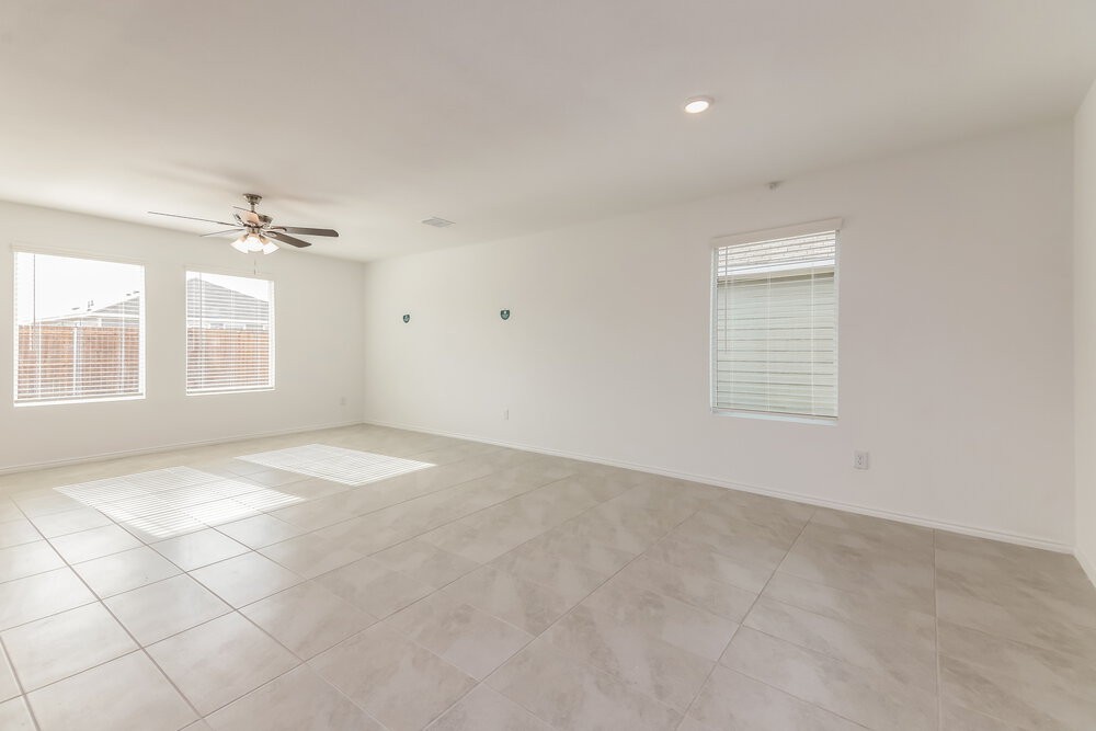 315 Deerbrook St - Photo 6 of 16