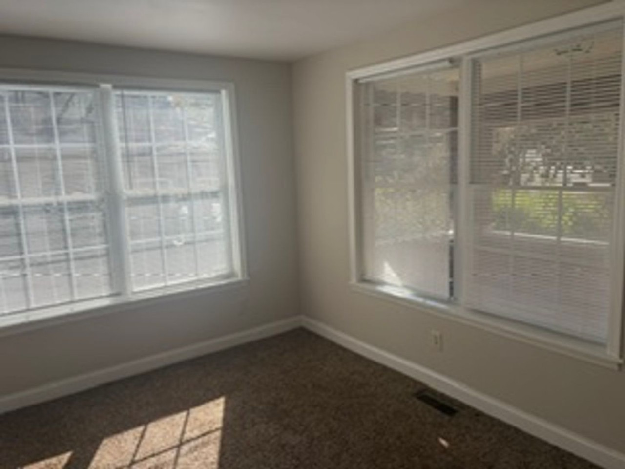 2809 N Patterson Ave - Photo 6 of 12
