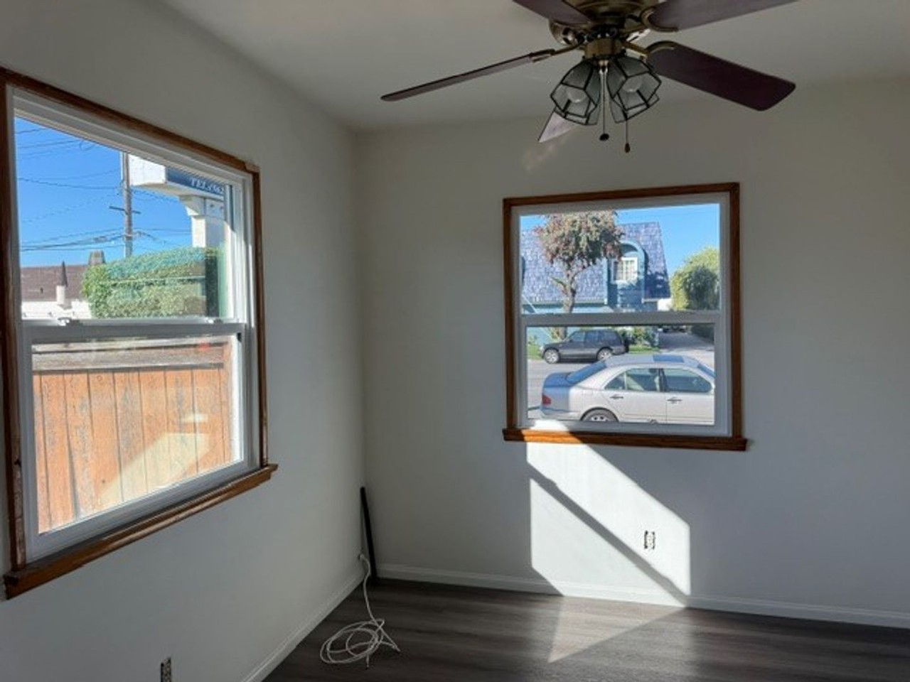 16116 Woodruff Ave - Photo 3 of 5