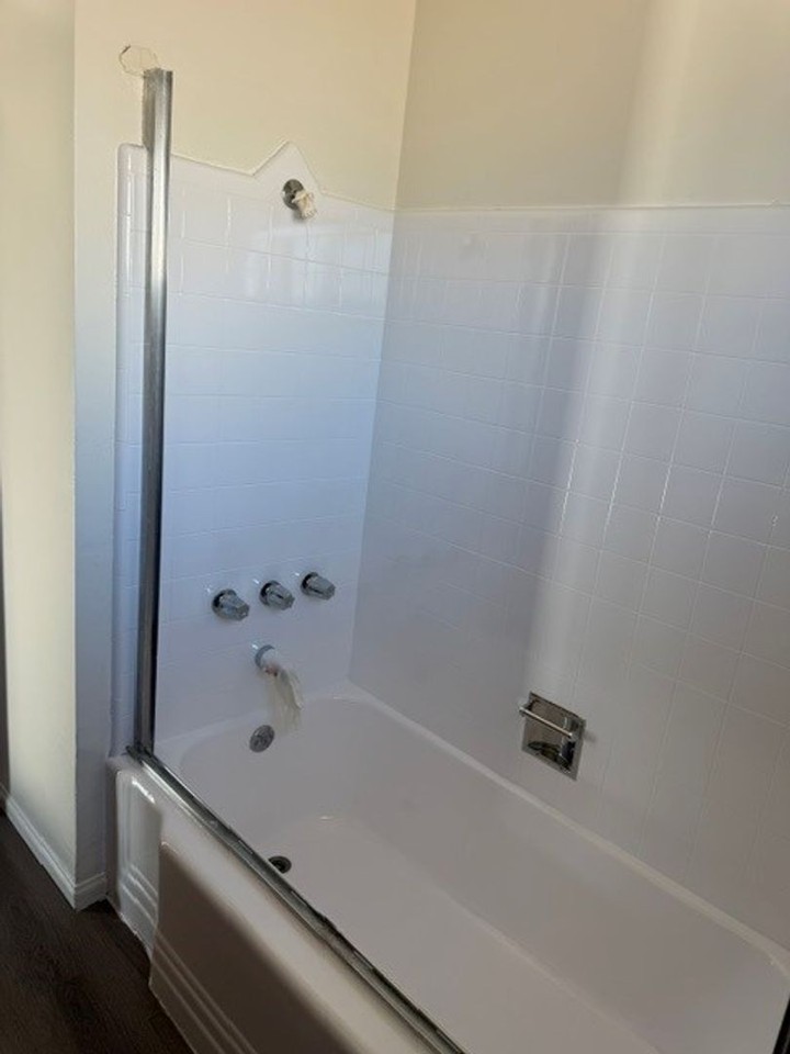 16116 Woodruff Ave - Photo 5 of 5