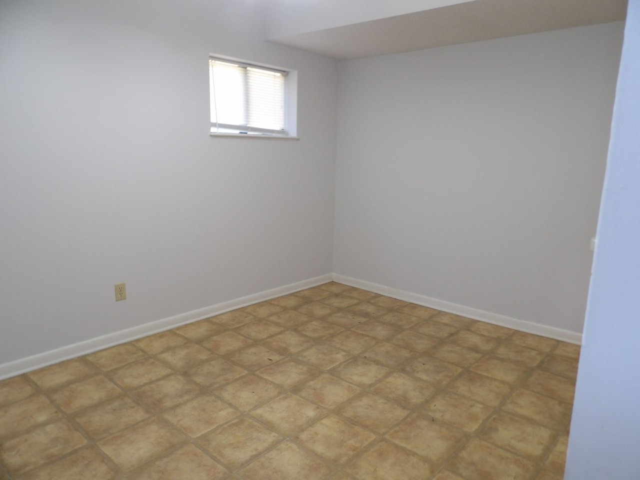 1577 Skipperville Rd - Photo 5 of 10