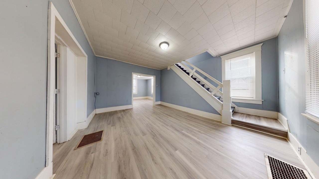 75 Harker St - Photo 2 of 14