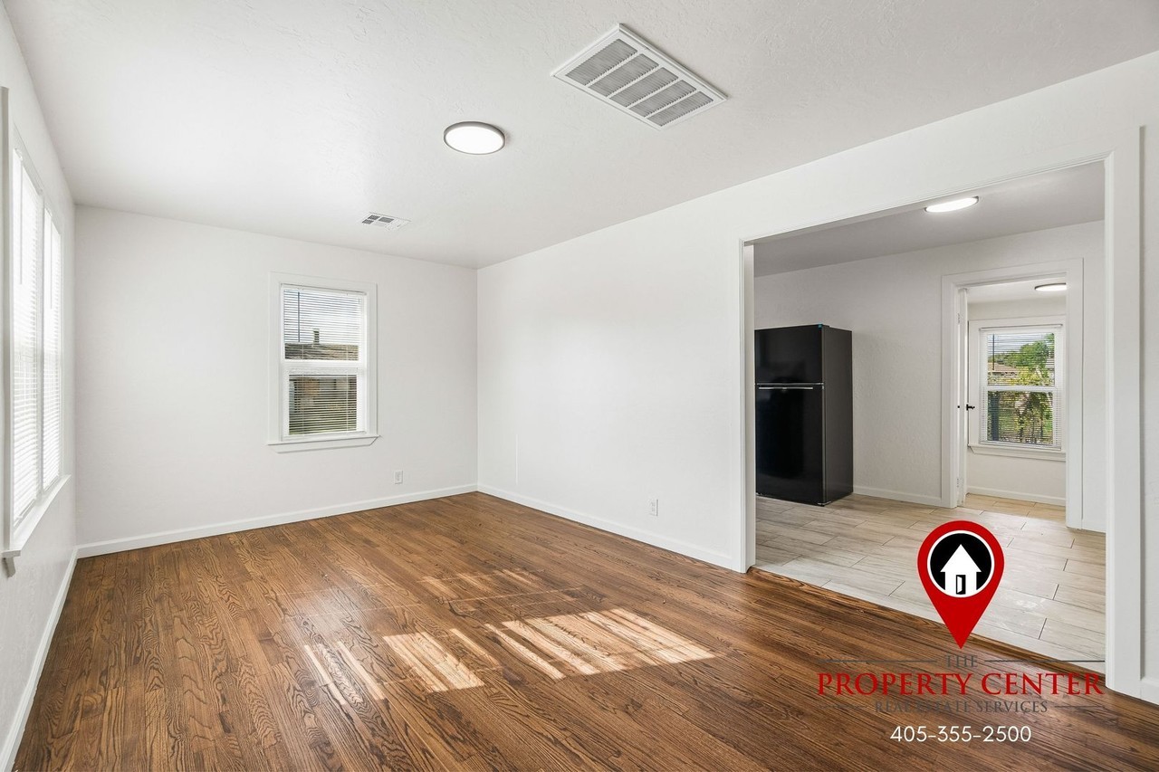 6619 Nw 32nd St - Photo 5 of 35