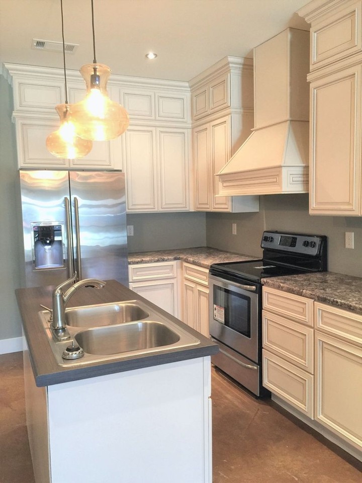 206 S Walnut St - Photo 7 of 16